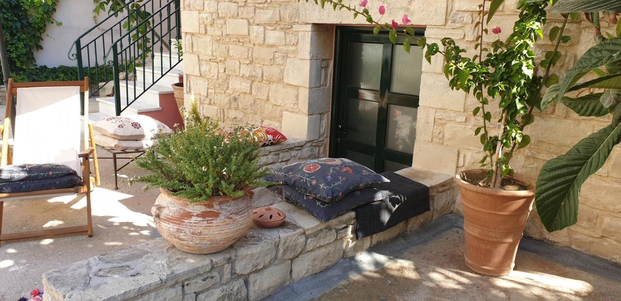 Arismari Apartment Moirai Exterior photo